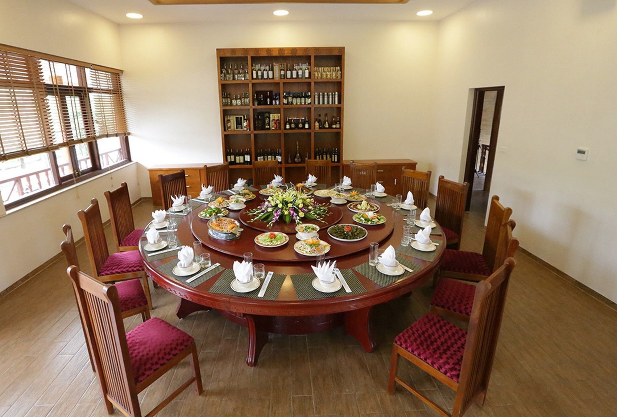 Hoa Binh Hotel Екстериор снимка