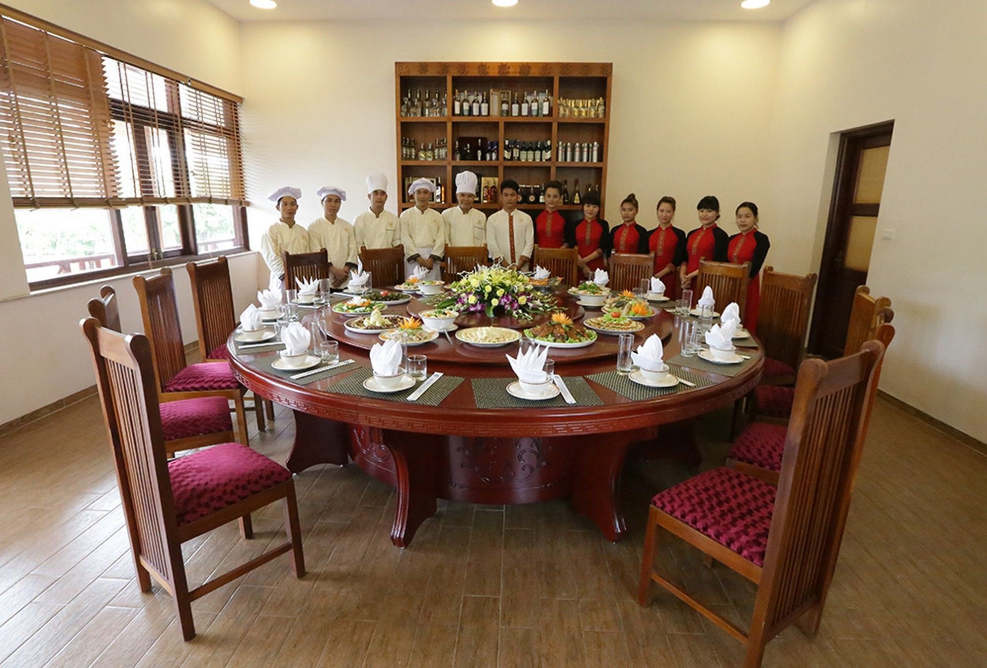 Hoa Binh Hotel Екстериор снимка